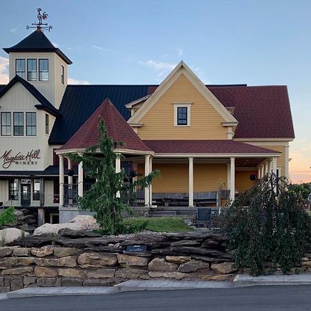 Magnetic Hill Winery Hotel Moncton Eksteriør billede